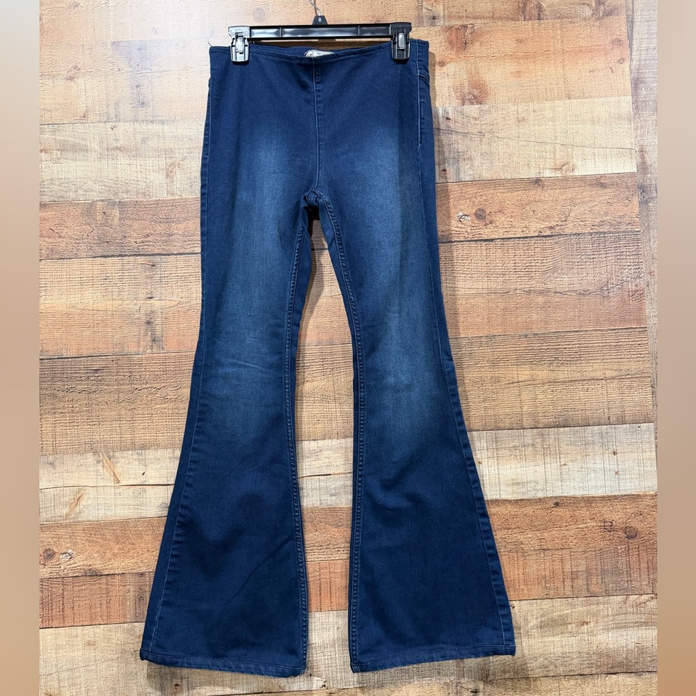 Free People Pull On Dark Blue Flare Slimming Jeans Size 27